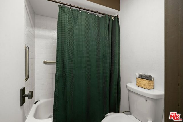 898 Temple Terrace, Los Angeles CA: https://media.crmls.org/mediaz/5692271c-f26a-49d3-af66-760877c1fda0.jpg