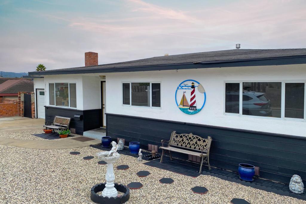 1609 Soto Street