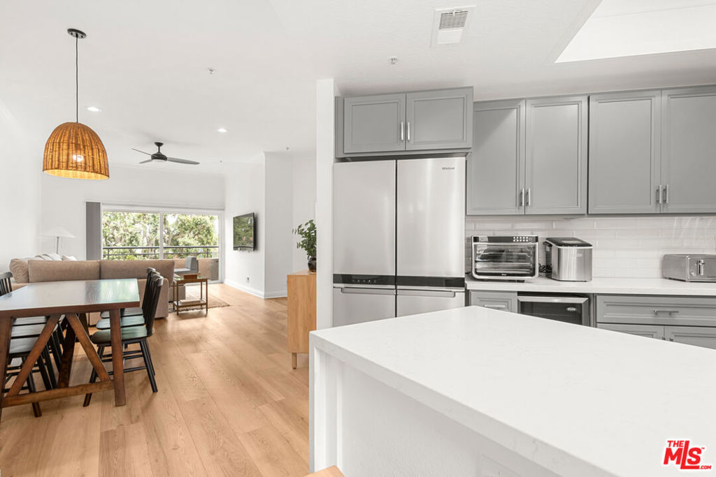 1200 Pacific Coast Highway #305