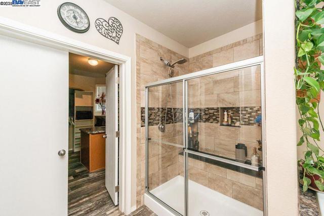 21679 Squaw Grass Trail, Redding CA: https://media.crmls.org/mediaz/5693a102-a495-47a0-a6b4-2ec196755157.jpg