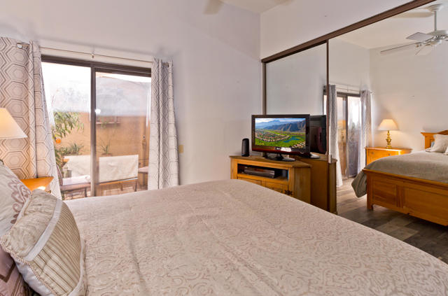 1291 Tiffany N Circle, Palm Springs CA: https://media.crmls.org/mediaz/5693cf49-a069-4c2a-990a-bf0d25926f68.jpg