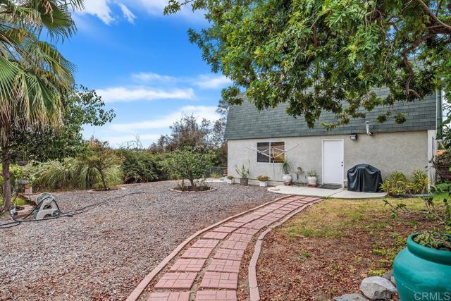 Detail Gallery Image 5 of 10 For 1292 Sunset Dr, Vista,  CA 92081 - 4 Beds | 3 Baths