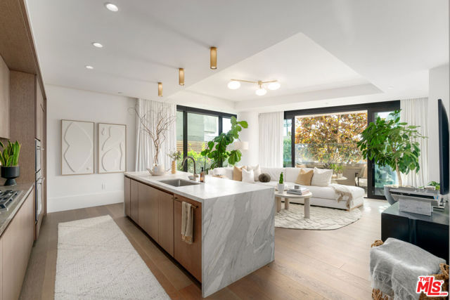 8420 W Sunset Boulevard, West Hollywood CA: https://media.crmls.org/mediaz/569516e9-55fc-449f-888d-7ebf6fcb77a2.jpg