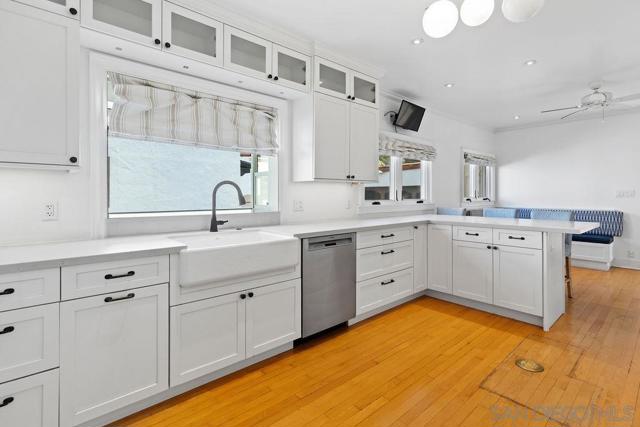 2302 Fort Stockton, San Diego CA: https://media.crmls.org/mediaz/56956634-57cd-4042-96f9-c24f926ed5fa.jpg