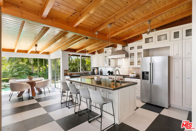 1470 N Tigertail Road, Los Angeles CA: https://media.crmls.org/mediaz/569575a4-bff2-450c-a689-42bca52a06eb.jpg