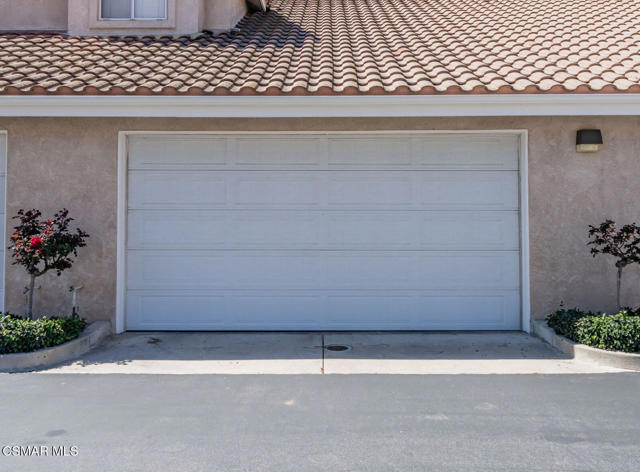 271 Augustine Way, Simi Valley CA: https://media.crmls.org/mediaz/5695917e-d5a1-4679-8795-244b84c6ed3b.jpg