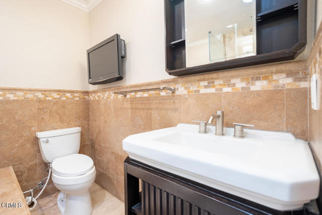 4841 Crown Avenue, La Canada Flintridge CA: https://media.crmls.org/mediaz/56959496-a8e0-4e84-af85-c06417257daf.jpg