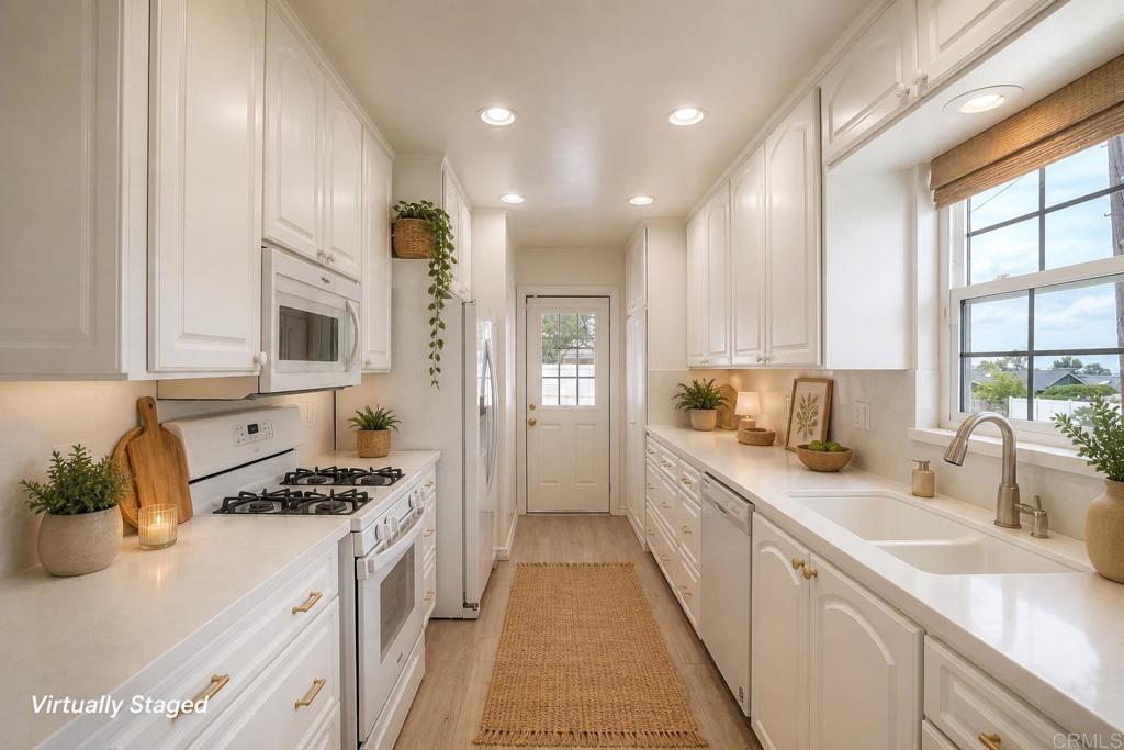 2511 Meadow Lark Dr. - photo 7
