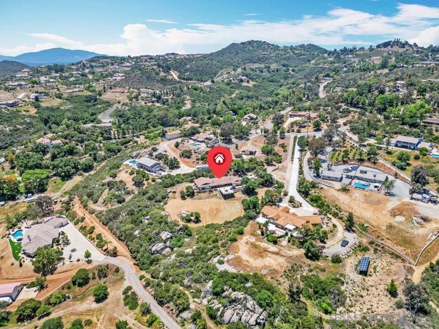 3176 Via Viejas, Alpine CA: https://media.crmls.org/mediaz/56962c1c-acc7-427c-9f2c-ecd51c79f393.jpg