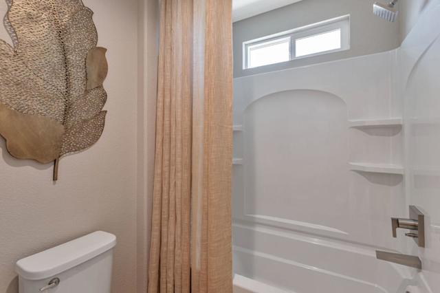 1153 Coyote Peak Way, Hollister CA: https://media.crmls.org/mediaz/56963be8-93bb-46ae-b5c9-16f68254c49e.jpg