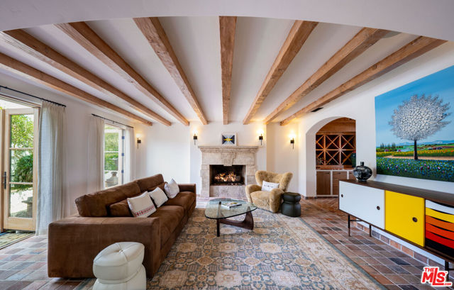 791 Nyes Place, Laguna Beach CA: https://media.crmls.org/mediaz/5696549c-c412-4c8a-a587-e1a97fa13181.jpg