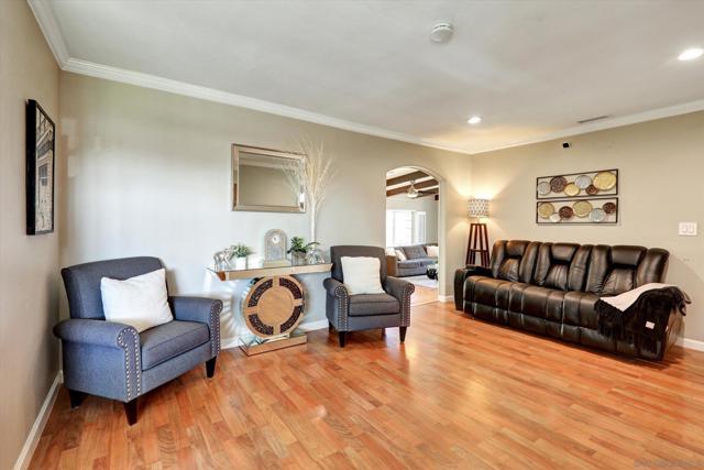 5238 Cervantes Ave, San Diego CA: https://media.crmls.org/mediaz/5696a147-8251-42ef-ae85-c47ea57b24cc.jpg
