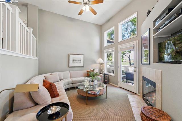 4682 Central Pkwy, Dublin CA: https://media.crmls.org/mediaz/5696f0ad-57eb-47ee-b42f-87b910f09fdb.jpg