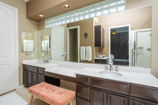 78970 Del Monte Court, La Quinta CA: https://media.crmls.org/mediaz/56976baa-e91d-4ba7-837d-6733bb4367e9.jpg