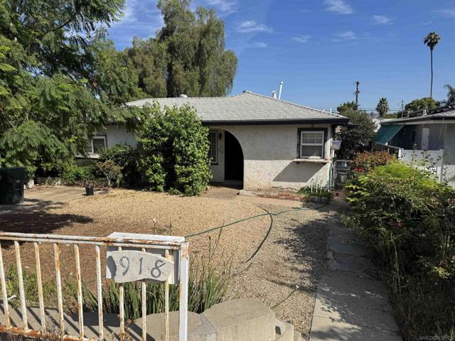 918 E 3rd Avenue, Escondido CA: https://media.crmls.org/mediaz/56985542-8a55-4dc4-9bd5-ab7c6f2a2962.jpg