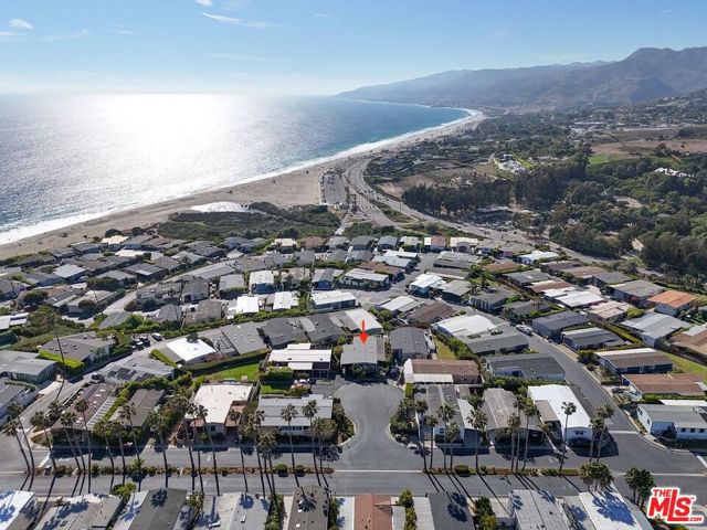 29500 Heathercliff, Malibu CA: https://media.crmls.org/mediaz/56986106-ac7d-470f-b8d3-baec7279bb75.jpg