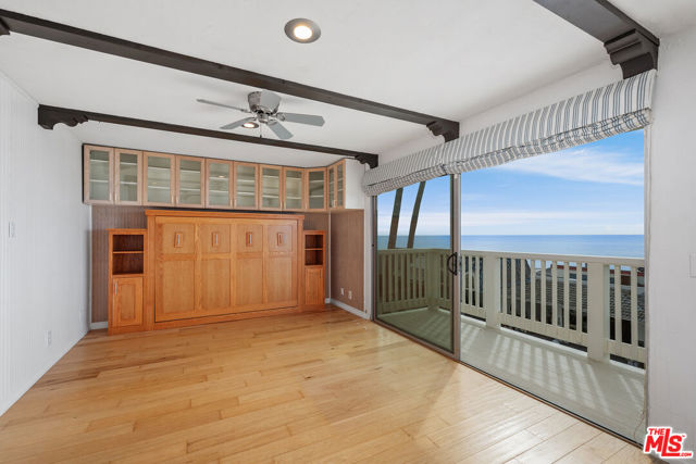 11942 Whitewater Lane, Malibu CA: https://media.crmls.org/mediaz/569871fc-fdb8-4c26-b9c9-968de50c9f3b.jpg