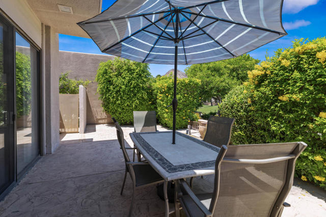 48114 Calle Seranas, La Quinta CA: https://media.crmls.org/mediaz/5698c48c-457b-419d-80f9-c130eaebc073.jpg