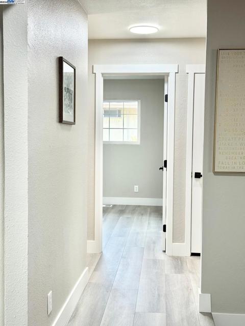 20595 Center St, Castro Valley CA: https://media.crmls.org/mediaz/56992951-b1c8-41bf-aae5-304e783d8745.jpg