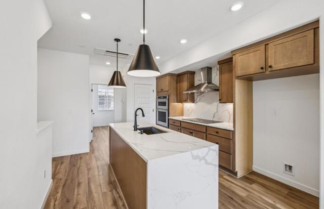 1377 California Circle, Milpitas CA: https://media.crmls.org/mediaz/5699c56e-ea83-406b-b98b-2214d351544b.jpg