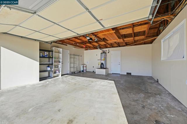 304 Lion Valley Rd, Escondido CA: https://media.crmls.org/mediaz/569ba95f-8b9d-4e08-800a-8533b5351312.jpg