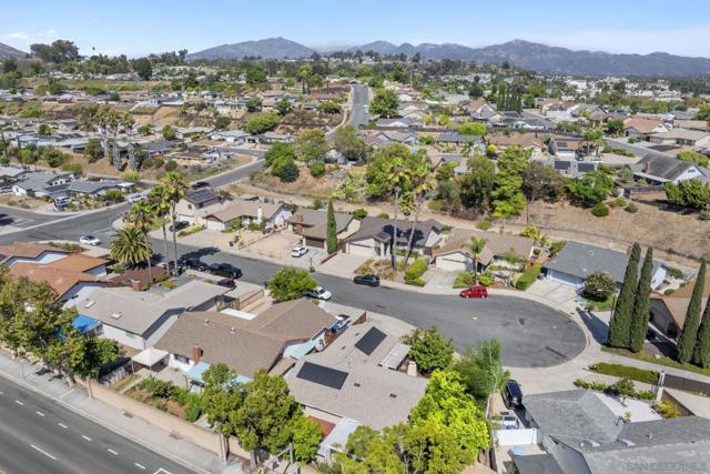 13250 Powers Ct, Poway CA: https://media.crmls.org/mediaz/569bb8a3-446d-43c9-a1b7-1a6a937c1b96.jpg