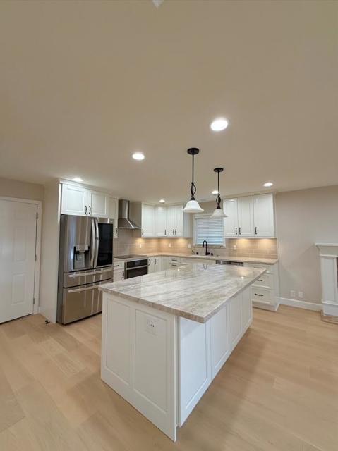 3179 Christopher Way, San Ramon CA: https://media.crmls.org/mediaz/569bc429-d648-476a-ba20-5dc43afff5e7.jpg