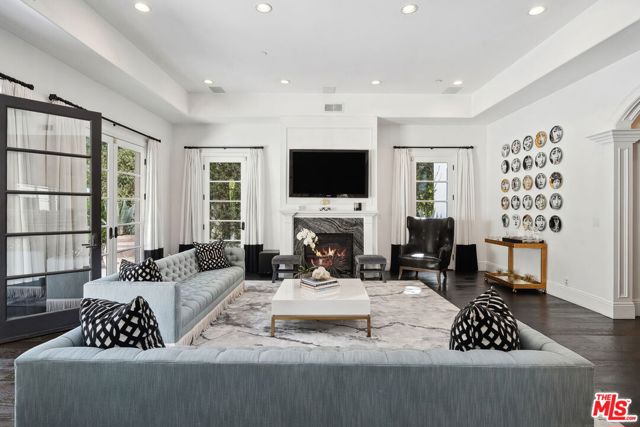 1600 Clear View Drive,  CA: https://media.crmls.org/mediaz/569bef41-3353-4988-a1a6-3e5fc35c7f8a.jpg