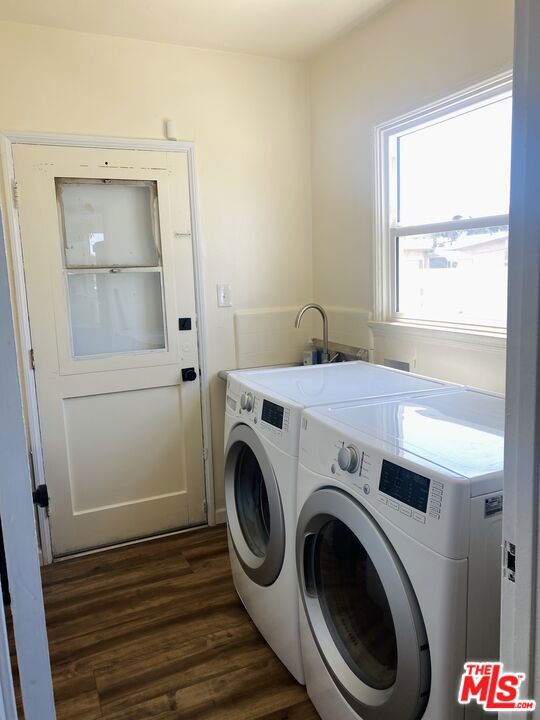 9116 S 5th Avenue, Inglewood CA: https://media.crmls.org/mediaz/569c375f-75e7-49db-bdf4-fa1869171b12.jpg