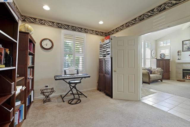 Image 8 of 53 For 5854 Riverbank Cir