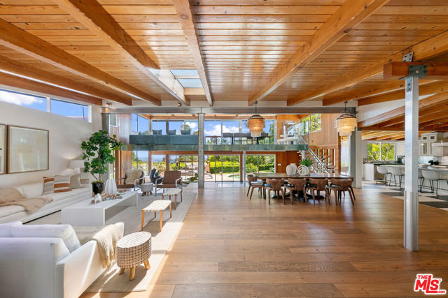 1470 N Tigertail Road, Los Angeles CA: https://media.crmls.org/mediaz/569d5cff-5862-4519-9e13-c7b7597912c6.jpg