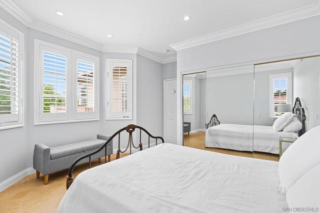 9703 Keeneland Row, La Jolla CA: https://media.crmls.org/mediaz/569db992-0702-4fae-9356-10770cfbc4f3.jpg