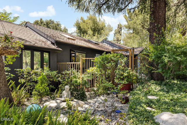 4953 Alta Canyada Road, La Canada Flintridge CA: https://media.crmls.org/mediaz/569ddac3-0d17-4dc6-b2c4-4703dea271d3.jpg