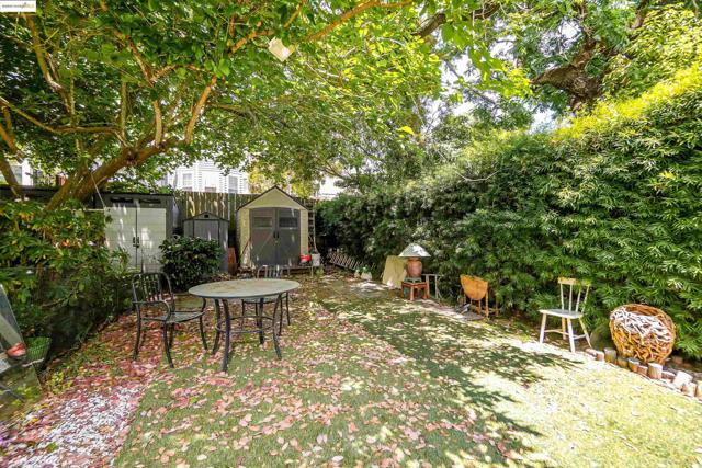 2654 Bush St, San Francisco CA: https://media.crmls.org/mediaz/569e2065-f595-471e-8bf8-4eb072378978.jpg