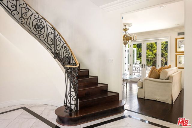10914 Bellagio Road, Los Angeles CA: https://media.crmls.org/mediaz/569e3fe0-8221-494d-8e53-ece6efd659de.jpg