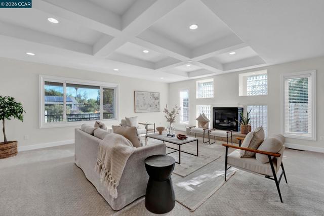 Image 4 of 53 For 367 Mt Washington Way