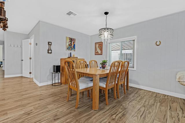 29360 Middleborough Way, Hayward CA: https://media.crmls.org/mediaz/569e644b-8459-4678-996f-92cfb79e321b.jpg