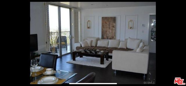 2170 Century Park East, Los Angeles CA: https://media.crmls.org/mediaz/569ea6ee-9ed2-4309-ab25-d384e4ef7ab5.jpg