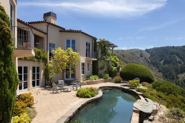 3200 Red Wolf Drive, Carmel CA: https://media.crmls.org/mediaz/569ef2fe-d96d-4a58-9696-476ae22517fb.jpg