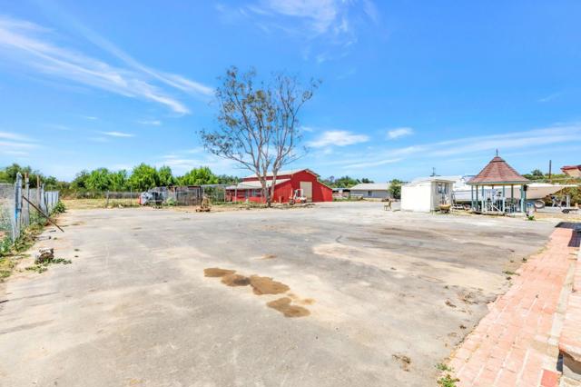 7750 Lovers Lane, Hollister CA: https://media.crmls.org/mediaz/56a056ca-afb2-4f3d-9b7e-ff3d768500f3.jpg