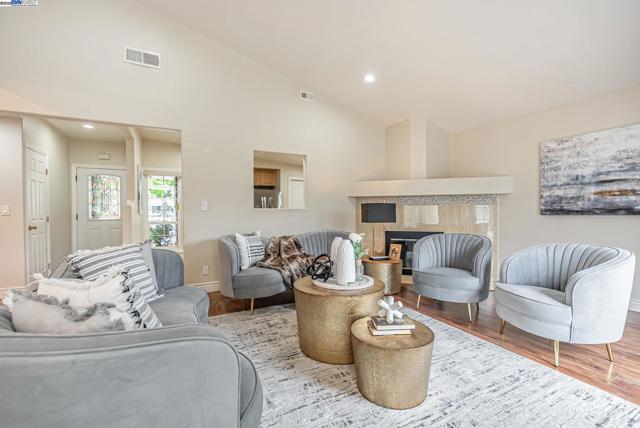 3757 Savannah Rd, Fremont CA: https://media.crmls.org/mediaz/56a07319-6fa9-4f8b-b5ff-b5116c63289f.jpg