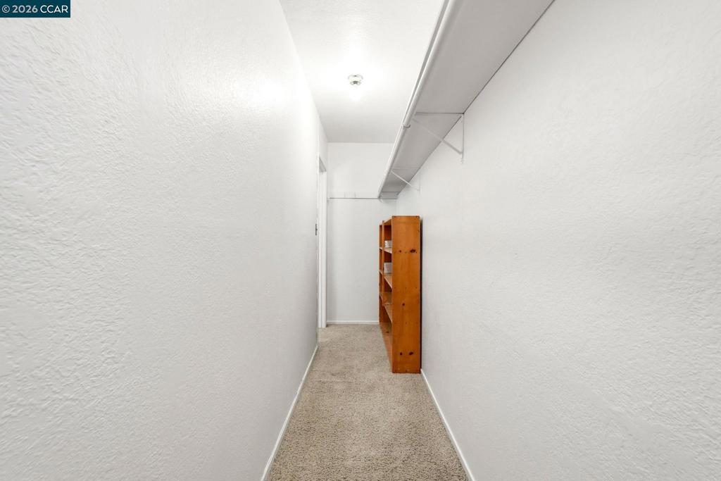 https://media.crmls.org/mediaz/56a10d5e-39aa-4136-a7d3-2698c5435df6.jpg?preset=X-Large