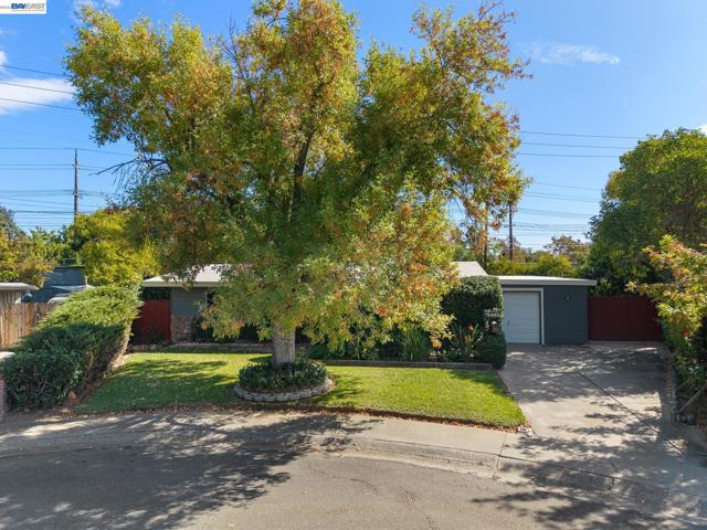 2485 Fernandez Dr
