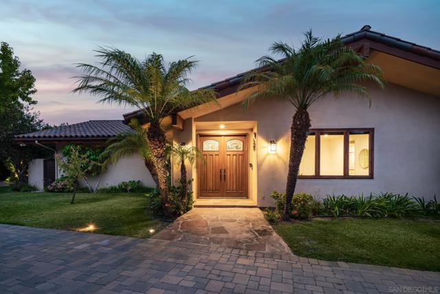 17112 Via De La Valle, Rancho Santa Fe CA: https://media.crmls.org/mediaz/56a31860-3caa-4fd8-bfab-6bbad3baf192.jpg