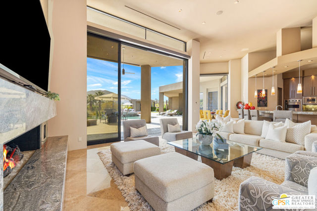 4 Paradise Cove Court, Rancho Mirage CA: https://media.crmls.org/mediaz/56a32284-905e-4cf4-a477-7772a8c2ffcc.jpg