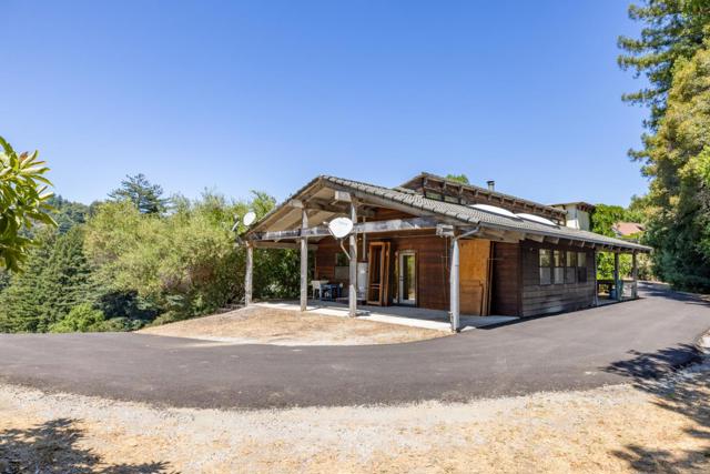 994 Laurel Grove Drive, Soquel CA: https://media.crmls.org/mediaz/56a35325-f6af-40b6-ac6d-1cda5979a232.jpg