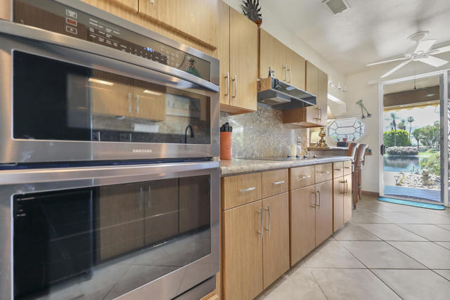 141 Lake Shore Drive, Rancho Mirage CA: https://media.crmls.org/mediaz/56a3769b-c683-44d9-b35e-7a3661aa3053.jpg