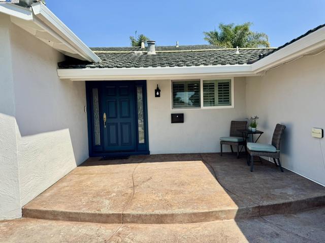 4955 Swindon Pl, Newark CA: https://media.crmls.org/mediaz/56a3a6a4-c1c7-4a51-bc6a-988751e81d02.jpg