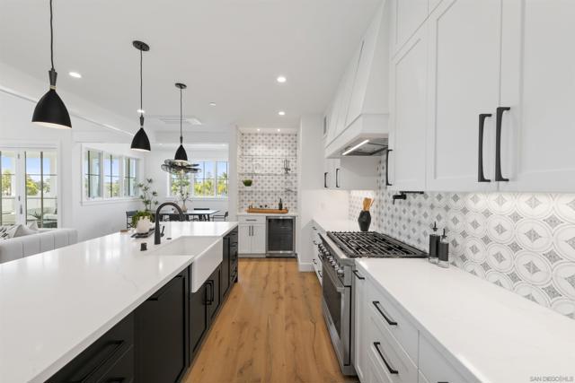 478 Orange Ave, Coronado CA: https://media.crmls.org/mediaz/56a4f69f-0f25-4b8a-b646-0d11f9637527.jpg