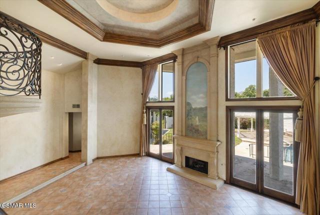 8445 Roseland Avenue, Moorpark CA: https://media.crmls.org/mediaz/56a539a6-7114-487a-8911-6d75c90b15fe.jpg